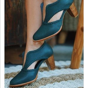 Adorable Leather shoes from Indonesia